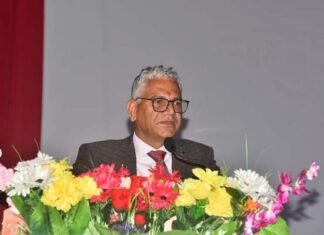 नैनीताल हाईकोट के न्यायूमर्ति मनोज तिवारी ने जीबी पंत इंजीनियरिंग कॉलेज घुड़दौड़ी में छात्र छात्राओं को दी विधिक जानकारी Justice Manoj Tiwari of Nainital High Court