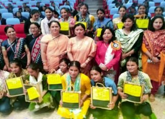 राष्ट्रीय पोषण माह के अंतर्गत सुपोषित किशोरी सशक्त नारी थीम पर ब्लॉक स्तरीय कार्यक्रम आयोजित National Nutrition Month, Well-nourished Teenagers