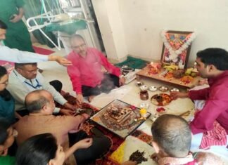 श्रीनगर मेडिकल कॉलेज में धूमधाम से मनाया गया विश्वकर्मा दिवस, पीएम मोदी को जन्मदिन पर दी बधाई Vishwakarma Day was celebrated