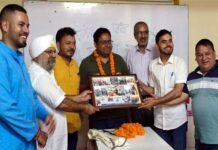 सामाजिक पूंजी के संवाहक वरिष्ठ सर्जन डॉ. सलूजा के स्थानांतरण पर श्रीनगर में विदाई समारोह आयोजित senior surgeon Dr Saluja