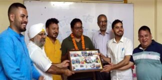 सामाजिक पूंजी के संवाहक वरिष्ठ सर्जन डॉ. सलूजा के स्थानांतरण पर श्रीनगर में विदाई समारोह आयोजित senior surgeon Dr Saluja