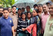 देहरादून में मूसलाधार बारिश से उफान पर आये नाले के तेज बहाव में बही दो बहनें