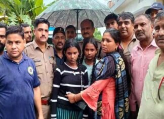 देहरादून में मूसलाधार बारिश से उफान पर आये नाले के तेज बहाव में बही दो बहनें