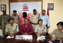 उत्तराखंड: सरकारी खाते से 13.5 करोड़ रुपये निकाले जाने के मामले में बैंक मैनेजर व कैशियर ही निकले आरोपी, पुलिस ने किया गिरफ्तार 13.5 crore embezzled from government account in Rudrapur, bank manager and cashier arrested
