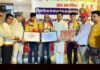 टिहरी झील में बिना लाइफ जैकेट तैराकी का रिकॉर्ड बनाने वाले पिता पुत्रों को गढ़वाल हितैषिणी सभा ने किया सम्मानित Father and son swimming in Tehri Lake without life jacket
