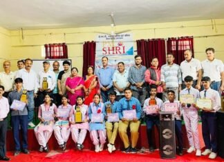 राष्ट्रीय आविष्कार अभियान के तहत आयोजित क्विज प्रतियोगिता में जीजीआईसी श्रीनगर रहा अव्वल, विज्ञान प्रदर्शनी में किशन चौहान ने मारी बाजी National Invention Campaign