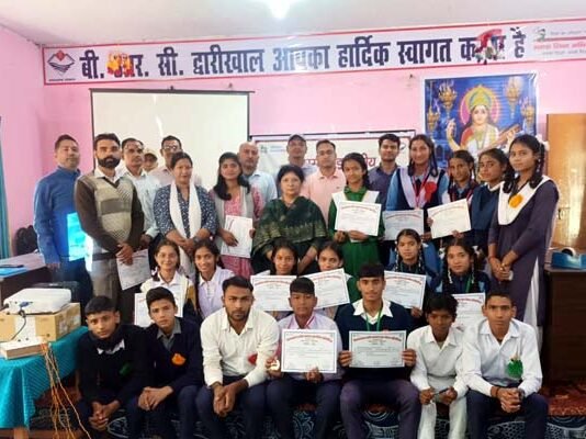बीआरसी कीर्तिखाल में आयोजित ब्लॉक स्तरीय क्विज प्रतियोगिता में जीआईसी देवीखेत की प्राप्ति, निधि व विनय रहे अव्वल