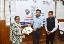 पौड़ी गढ़वाल: बेहतर कार्य करने के लिए इन 4 ग्राम प्रधानों को किया सम्मानित village heads of Pauri were honored