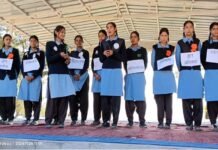 संविधान दिवस पर राइका पुरियाडांग में छात्र छात्राओं को दिलाई संविधान की शपथ