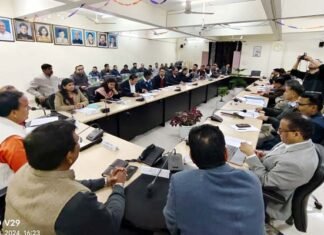 दस दिन के भीतर होंगे शिक्षकों के अंतर मंडलीय स्थानांतरण, शिक्षकों की पदोन्नति विवाद के निस्तारण को चार सदस्यीय समिति गठित Inter-zonal transfer of teachers in uttarakhand
