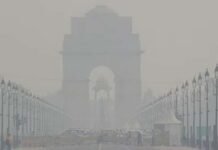 दिवाली के बाद बिगड़ी दिल्ली की हवा, आनंद विहार में 400 के पार पहुंचा AQI