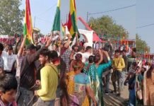 कांडा मेले में उमड़ी श्रद्धालुओं की भारी भीड़, पहले दिन मंदिर में चढ़े 27 निशान kanda mela pauri garhwal