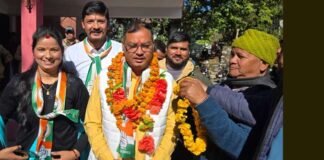 सतपुली नगर पंचायत से कांग्रेस के युवा प्रत्याशी जितेंद्र चौहान ने ढोल नगाड़ो व सैकड़ों कार्यकर्ताओं के साथ किया अपना नामंकन