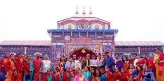 14वें महाकौथिग का तीसरा दिन: DM मनीष वर्मा ने किया सुबह के सत्र का शुभारंभ, कीर्तन मंडली प्रतियोगिता की विजेता बनी माँ नन्दा कीर्तन मण्डली मयूर विहार