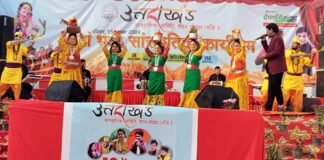लोक गायक सौरभ मैठाणी और ख़ुशी जोशी ने ग्रेटर नोएडा में बिखेरी उत्तराखंडी लोक संस्कृति की छटा