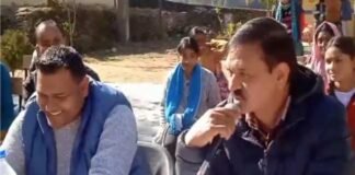 पैडुलस्यूं गिताड़ प्रतियोगिता के लिए लोक गायक अनिल बिष्ट ने लिये ऑडिशन