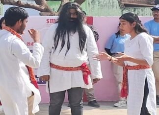 नुक्कड़ नाटक टीबी और बीवी के माध्यम से किया जागरूक