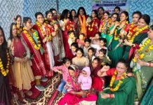 लक्ष्य अंत्योदय सेवा केंद्र नोएडा में अंतरराष्ट्रीय महिला दिवस एवं होली मिलन का आयोजन, मलिन बस्तियों की महिलाओं को किया सम्मानित Lakshya Antyodaya Seva Kendra Noida