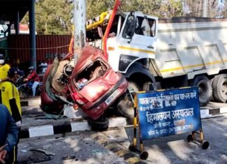 देहरादून के लच्छीवाला टोल प्लाजा पर दर्दनाक हादसा, डंपर ने खड़े वाहनों को मारी टक्कर, कार सवार दो लोगों की मौत