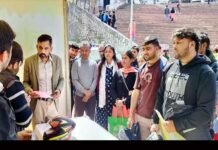 सेवायोजन विभाग की ओर से पौड़ी में लगा रोजगार मेला, जिलाधिकारी ने किया निरीक्षण