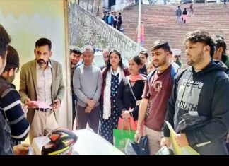 सेवायोजन विभाग की ओर से पौड़ी में लगा रोजगार मेला, जिलाधिकारी ने किया निरीक्षण