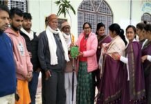 मलेठी स्थित वृद्धाश्रम की 5वीं वर्षगांठ पर सामाजिक क्षेत्र में कार्य करने वाले 45 वृद्धजनों को किया सम्मानित Malethi Old Age Home