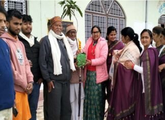 मलेठी स्थित वृद्धाश्रम की 5वीं वर्षगांठ पर सामाजिक क्षेत्र में कार्य करने वाले 45 वृद्धजनों को किया सम्मानित Malethi Old Age Home