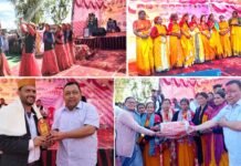 विकासखंड कल्जीखाल के साकिनखेत में पहली बार आयोजित होली मिलन समारोह में तीन पट्टियों की 69 महिला मंगल दलों किया प्रतिभाग