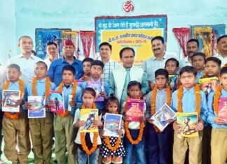 उत्तराखंड के सभी सरकारी विद्यालयों में मनाया गया ‘प्रवेशोत्सव’, नये विद्यार्थियों का हुआ स्वागत, बांटी गई नई पाठ्यपुस्तकें 'Praveshotsav' celebrated in all government schools of Uttarakhand