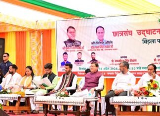 गढ़वाल विश्वविद्यालय छात्रसंघ समारोह में पहुंचे सीएम धामी, बोले 22 हजार से अधिक युवाओं को नौकरी देकर बेरोजगारी दर को कम किया