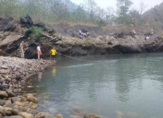 कोटेश्वर मंदिर के पास गंगा जल भरने के दौरान नदी में डूबी युवती, एसडीआरएफ का सर्चिंग ऑपरेशन जारी girl drowned in the river near Koteshwar temple