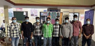 देहरादून में दूसरे की जगह एग्जाम देने पहुंचा मुन्नाभाई, प्रतियोगी परीक्षा के दौरान ब्लूटूथ से नक़ल करते पकड़े गए 17 अभ्यार्थी 17 candidates caught cheating using Bluetooth during