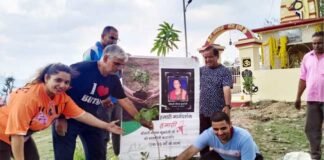 मां के नाम एक पेड़ समलौण: मातृत्व दिवस पर बच्चों ने स्वर्गीय मां के नाम गांव के मंदिरों में लगाए विभिन्न प्रजातियों के पेड़