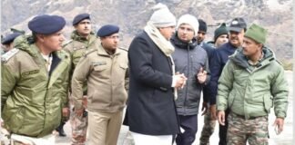 मुख्यमंत्री ने माणा स्थित हिमस्खलन घटना स्थल का किया हवाई निरीक्षण, ज्योर्तिमठ पहुंचकर सर्च एंड रेस्क्यू अभियान की जानकारी ली avalanche incident site in Mana