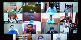 मुख्यमंत्री ने जिलाधिकारियों को जनसेवाओं, सड़कों , पेयजल आपूर्ति व वन अग्नि पर नियंत्रण के दिए निर्देश