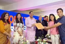 रजिस्ट्री के लिए सोसाइटी में लगाया शिविर, मालिकाना हक पाकर आरजी लग्जरी के फ्लैट खरीदारों के खिले चेहरे RG Luxury flat buyers