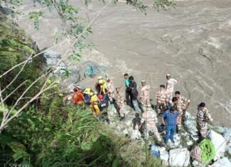 रुद्रप्रयाग बस दुर्घटना में रेस्क्यू अभियान लगातार जारी, 8 घायलों को निकाला, 2 के शव बरामद, 10 लोग अभी भी लापता Rudraprayag bus accident, 10 people still missing