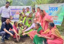 बेडू बनेगा आमदनी का जरिया, डोभ श्रीकोट व मल्ली गांव में 300 बेड़ू के पौधों का किया गया रोपण