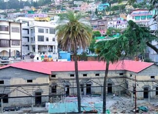 पौड़ी का सन 1850 का ऐतिहासिक कलेक्ट्रेट भवन बनेगा धरोहर, ब्रिटिश काल की यादें फिर होंगी जीवंत
