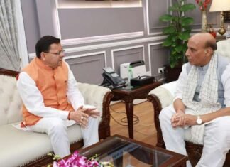 रक्षा मंत्री राजनाथ सिंह से मिले सीएम धामी, रानीखेत और लैंसडाउन छावनी क्षेत्र को नगर पालिकाओं के साथ विलय करने का किया अनुरोध