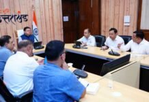 मुख्यमंत्री ने दिए सारकोट की तर्ज पर प्रत्येक जिले में दो-दो आदर्श गांव बनाने के निर्देश