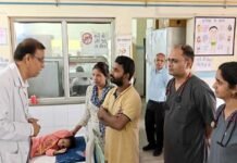 बेस हॉस्पिटल श्रीनगर के डॉक्टरों ने किया कमाल, 10 दिन तक लाइफ सपोर्ट पर रही बच्ची को बचाया, कीटनाशक से जंग जीतकर मौत के मुंह से लौटी 3 साल की मासूम 3-year-old girl save from death by the Doctors of Base Hospital Srinagar