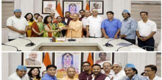 भारतीय पर्वतीय महासभा द्वारा सीएम योगी को भेंट किया गया देवभूमि लोकपर्व हरेला का प्रतीक पौधा