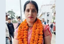 पौड़ी गढ़वाल: जिला पंचायत गढ़कोट सीट पर सविता देवी ने किया नामांकन, त्रिकोणीय हुआ मुकाबला