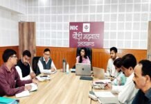 जिलाधिकारी ने दिये पौड़ी शहर में सीवर लाइन बनाने के लिये कार्ययोजना तैयार करने के निर्देश, खुले में कूड़ा डालने वालों पर करें कार्रवाई sewer line in Pauri city