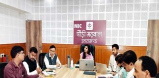 जिलाधिकारी ने दिये पौड़ी शहर में सीवर लाइन बनाने के लिये कार्ययोजना तैयार करने के निर्देश, खुले में कूड़ा डालने वालों पर करें कार्रवाई sewer line in Pauri city