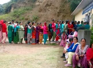 Uttarakhand Panchayat Chunav: पहले चरण में उत्तरकाशी जनपद में हुई बम्पर वोटिंग, रुद्रप्रयाग में सबसे कम, यहाँ देखें जिलेवार कहाँ कितना हुआ मतदान