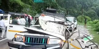 कोटद्वार में बड़ा हादसा: सिद्धबली मंदिर के पास बोलेरो वाहन पर गिरा बोल्डर, दो लोगों की दर्दनाक मौत, पांच घायल