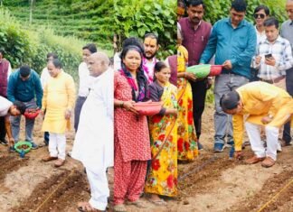 अब बंजर भूमि में फूलों की खेती से फैलेगी खुशहाली, वीर माधो सिंह भंडारी सामूहिक सहकारी खेती योजना का शुभारंभ Collective Cooperative Farming Scheme