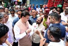 थराली में आपदा प्रभावित क्षेत्रों का मुख्यमंत्री ने किया स्थलीय निरीक्षण, प्रभावित परिवारों को दिए 5-5 लाख तत्कालिक सहायता राशि के चेक disaster affected area in Tharali